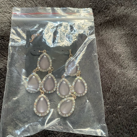 Gennaro Crystal Framed Grayish Teardrop Chandelier Earrings NIB - Picture 2 of 5